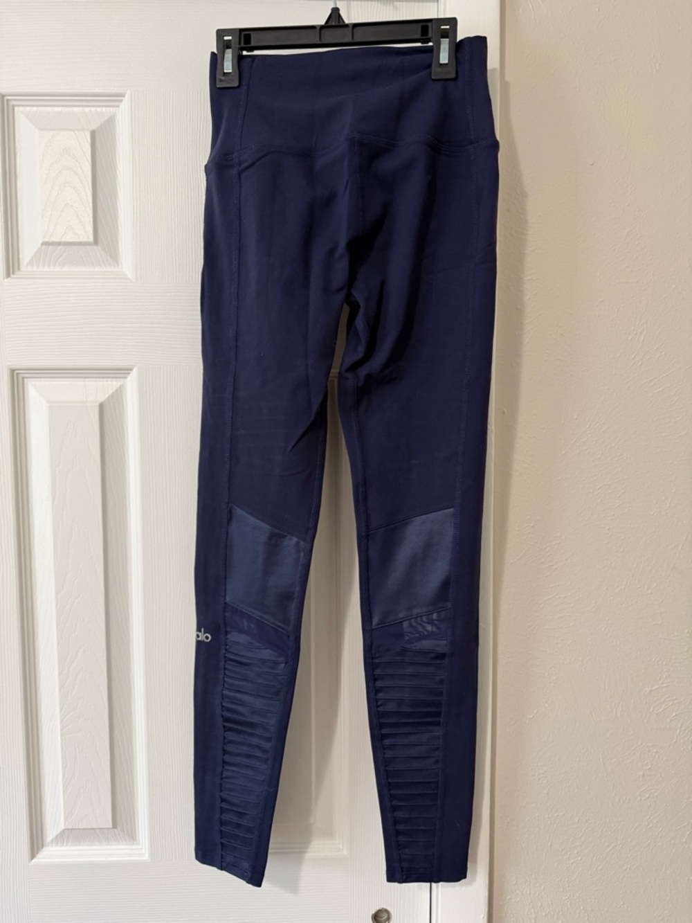 Alo Yoga High-Rise Moto Legging size Small - Excellent Condition - Picture 3 of 4